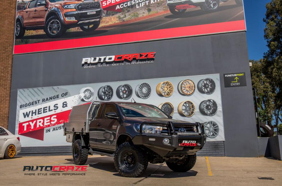 TOYOTA HILUX N80 4WD D HOLE BLACK